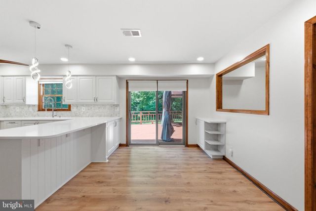 15 WAYNE WAY, East Windsor, NJ 08520