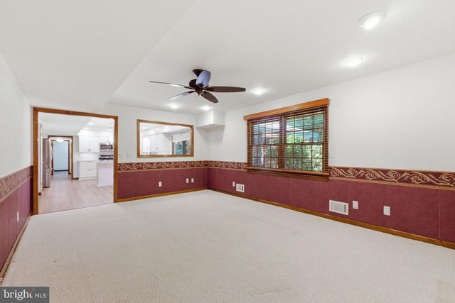 15 WAYNE WAY, East Windsor, NJ 08520