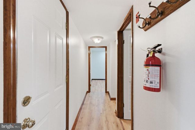 15 WAYNE WAY, East Windsor, NJ 08520