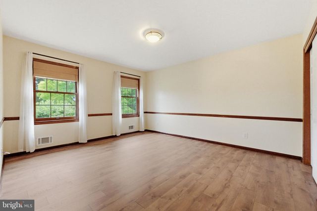 15 WAYNE WAY, East Windsor, NJ 08520