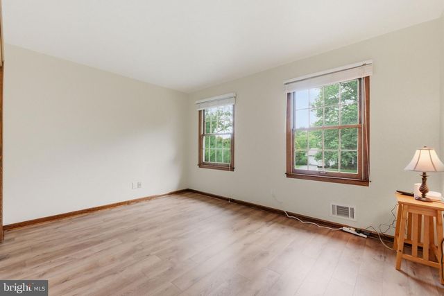 15 WAYNE WAY, East Windsor, NJ 08520
