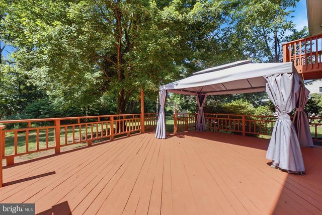 15 WAYNE WAY, East Windsor, NJ 08520