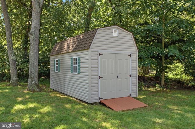 15 WAYNE WAY, East Windsor, NJ 08520