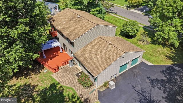 15 WAYNE WAY, East Windsor, NJ 08520