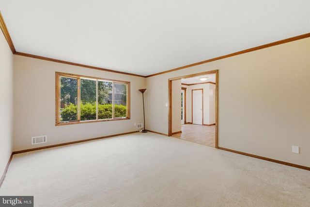 15 WAYNE WAY, East Windsor, NJ 08520
