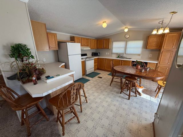 3015 Benjamin Lane, Vincennes, IN 47591