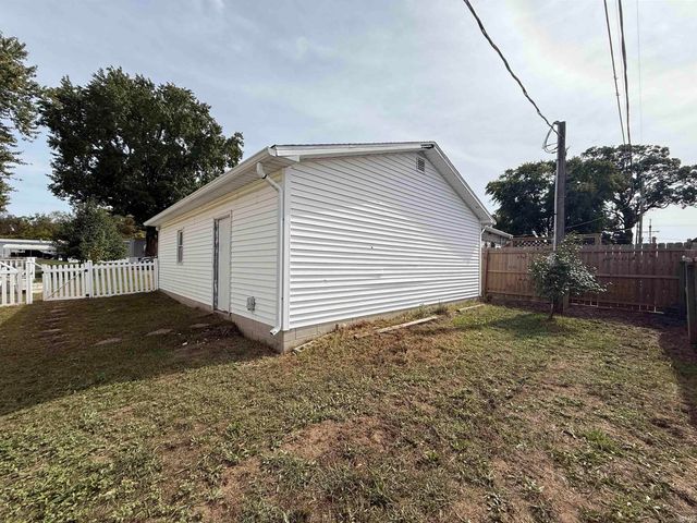 3015 Benjamin Lane, Vincennes, IN 47591