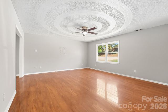 806 S Laurel Street, Lincolnton, NC 28092