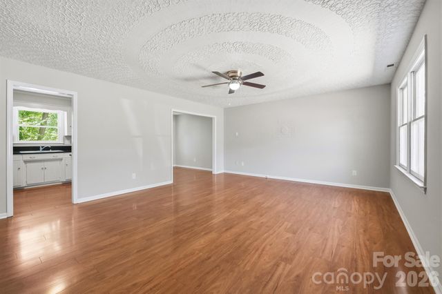 806 S Laurel Street, Lincolnton, NC 28092