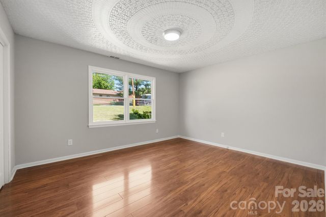 806 S Laurel Street, Lincolnton, NC 28092