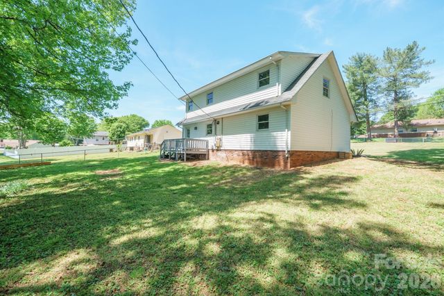 806 S Laurel Street, Lincolnton, NC 28092