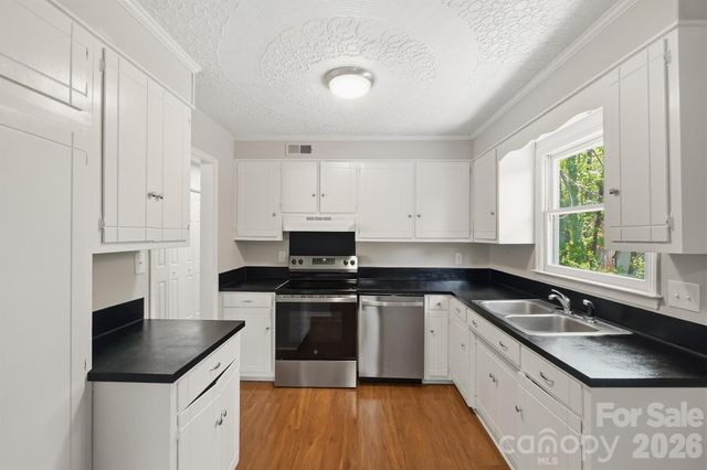 806 S Laurel Street, Lincolnton, NC 28092