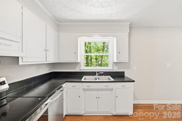 806 S Laurel Street, Lincolnton, NC 28092