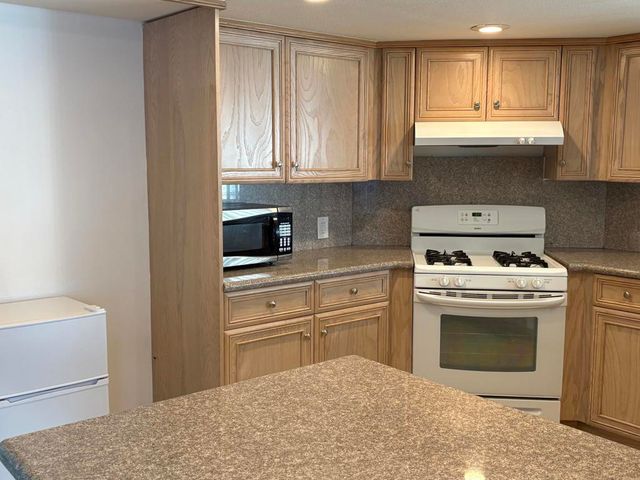 39880 Palm Greens Parkway, Palm Desert, CA 92260