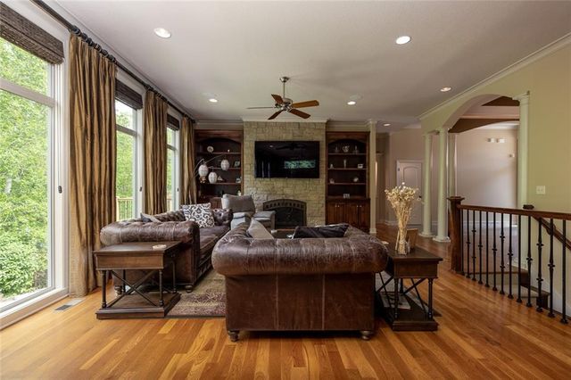 4530 Verona Drive, Riverside, MO 64150