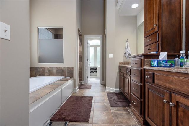 4530 Verona Drive, Riverside, MO 64150
