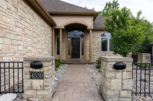 4530 Verona Drive, Riverside, MO 64150