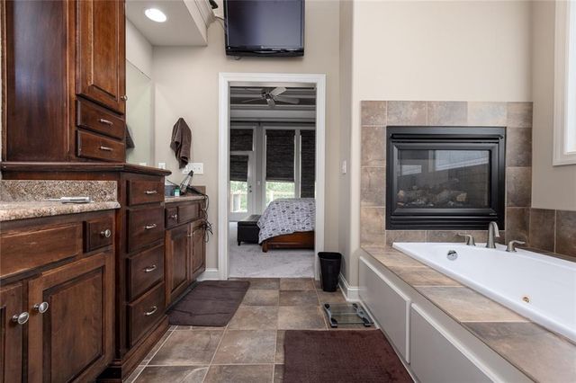 4530 Verona Drive, Riverside, MO 64150