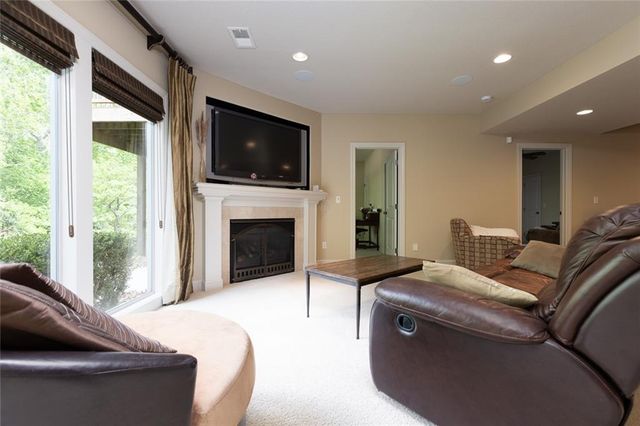 4530 Verona Drive, Riverside, MO 64150