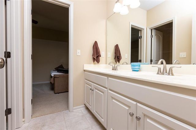 4530 Verona Drive, Riverside, MO 64150