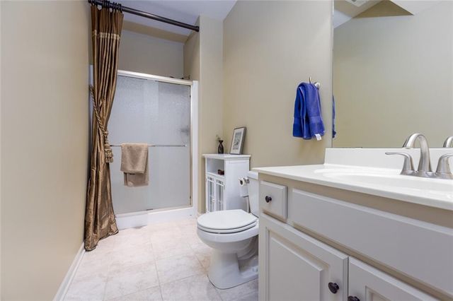 4530 Verona Drive, Riverside, MO 64150