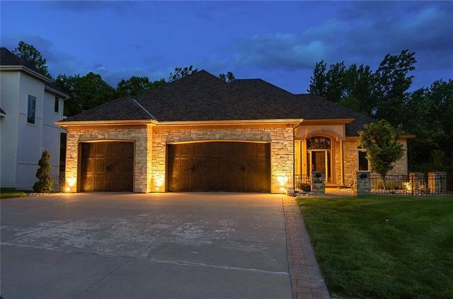 4530 Verona Drive, Riverside, MO 64150