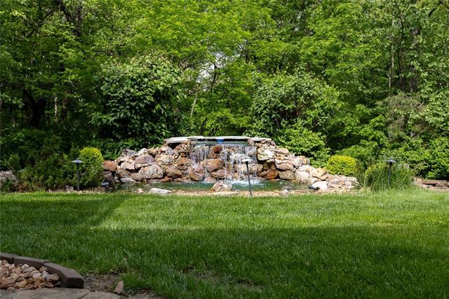 4530 Verona Drive, Riverside, MO 64150