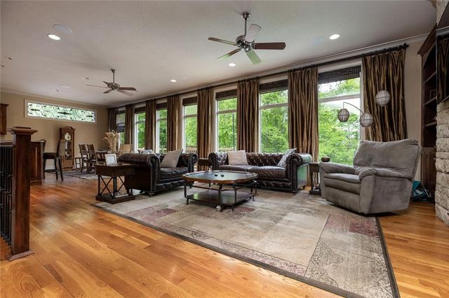 4530 Verona Drive, Riverside, MO 64150