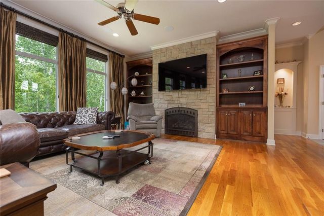 4530 Verona Drive, Riverside, MO 64150