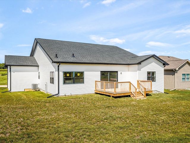 8557 Blue River Road, Rockford, IL 61107