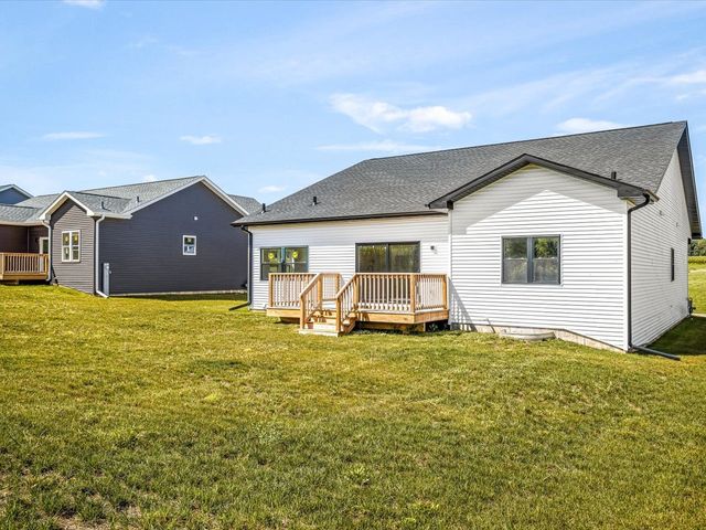 8557 Blue River Road, Rockford, IL 61107