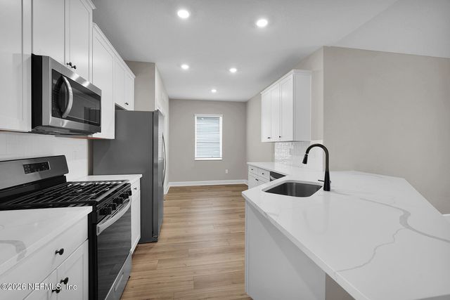 15910 DELICATE ARCH Avenue, Jacksonville, FL 32234
