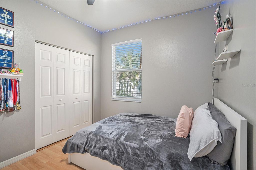 Image 9 of property listing at 1135 MILLBROOK CIRCLE, Bradenton, FL 34212