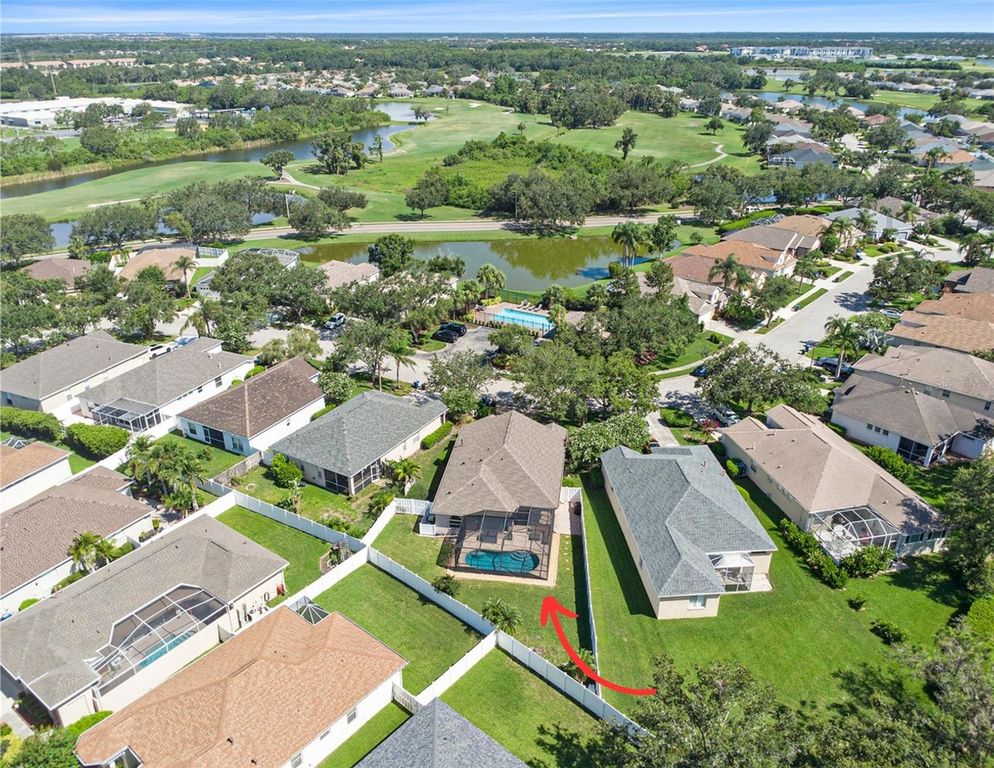 Image 10 of property listing at 1135 MILLBROOK CIRCLE, Bradenton, FL 34212