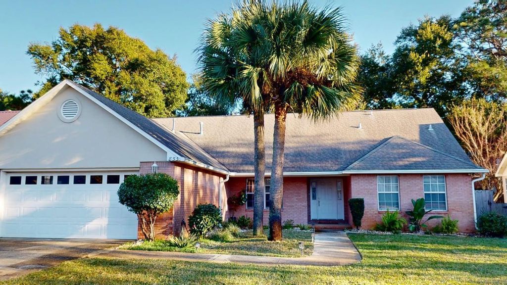 855 Mande Court, Shalimar, FL 32579