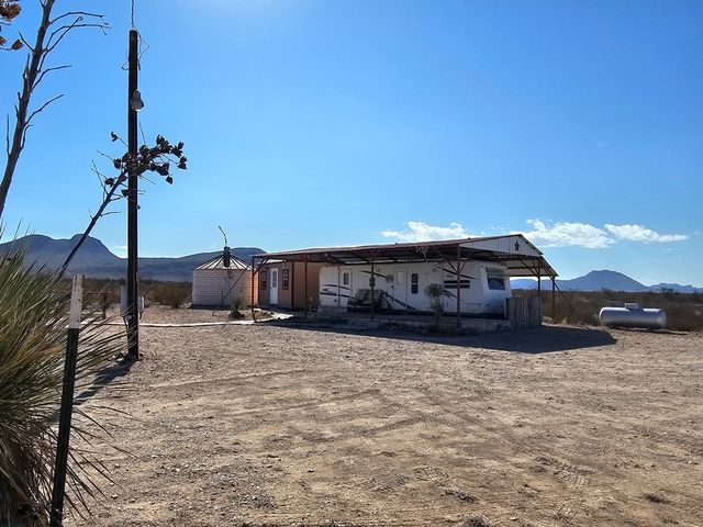810 Abandon Ave, Terlingua, TX 79852