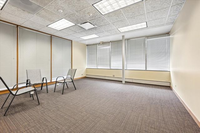 7521 Madison Street, Forest Park, IL 60130