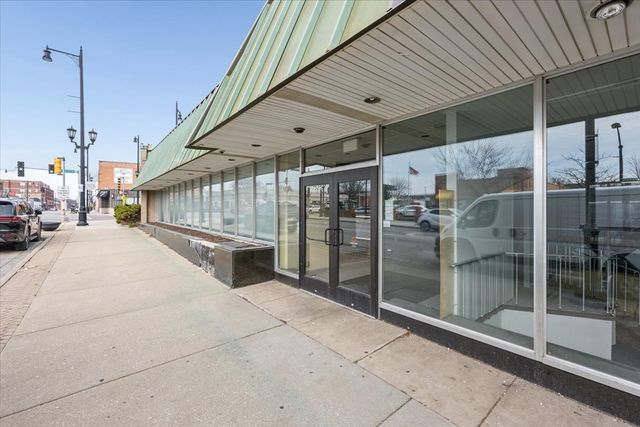 7521 Madison Street, Forest Park, IL 60130