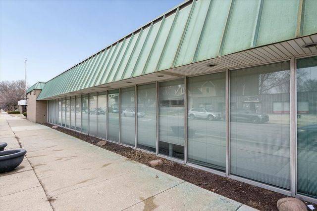 7521 Madison Street, Forest Park, IL 60130