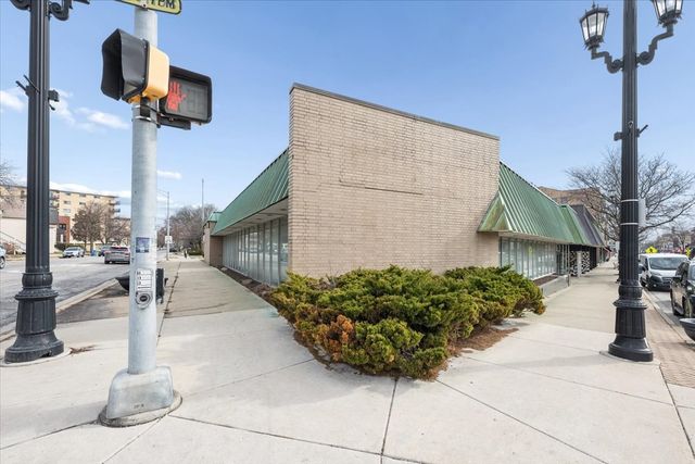 7521 Madison Street, Forest Park, IL 60130