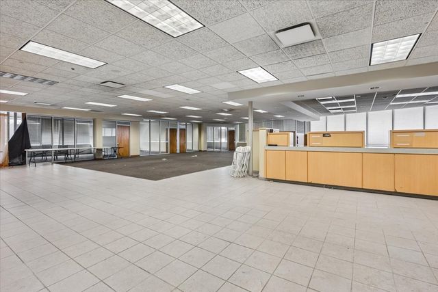 7521 Madison Street, Forest Park, IL 60130