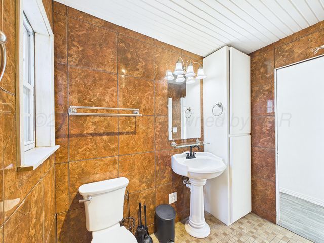 2720 S HIGHLAND Street, Amarillo, TX 79103