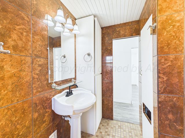 2720 S HIGHLAND Street, Amarillo, TX 79103