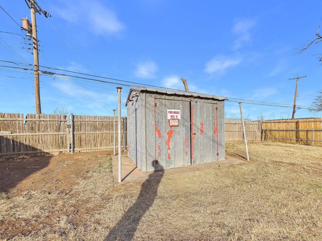 2720 S HIGHLAND Street, Amarillo, TX 79103