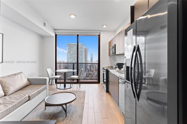 398 NE 5th St 3102, Miami, FL 33132