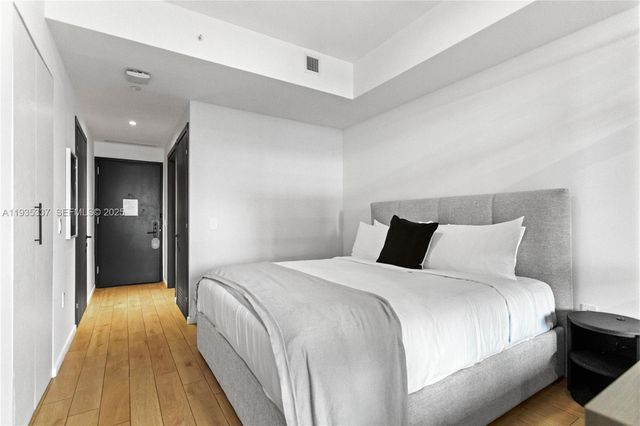 398 NE 5th St 3102, Miami, FL 33132