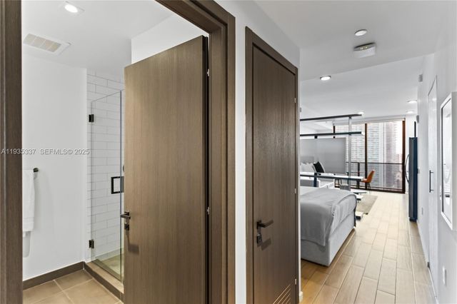 398 NE 5th St 3102, Miami, FL 33132