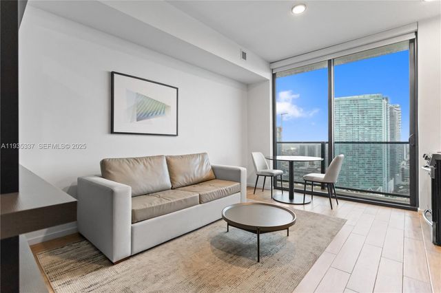 398 NE 5th St 3102, Miami, FL 33132