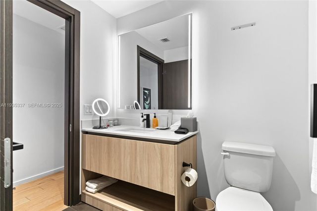 398 NE 5th St 3102, Miami, FL 33132