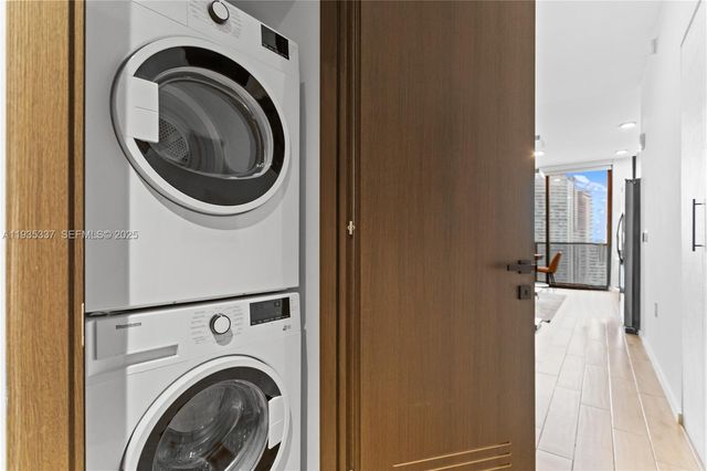 398 NE 5th St 3102, Miami, FL 33132